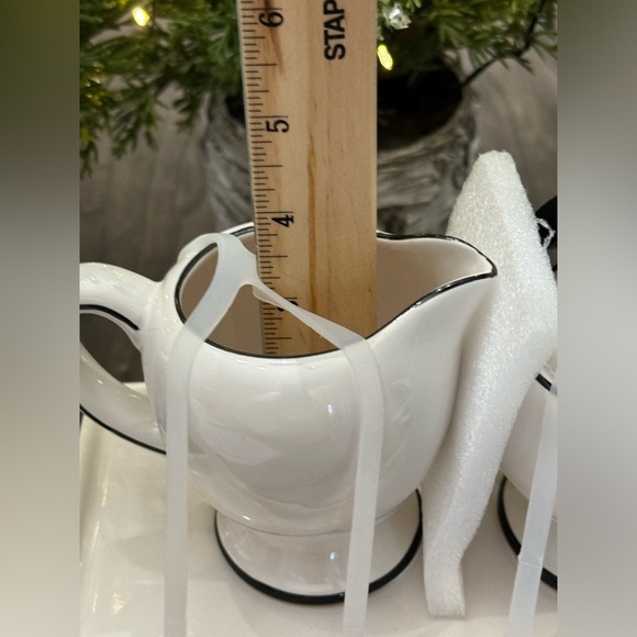 ✨ Brand NEW w/Tags Rae Dunn Cream and Sugar Set w/Tray ✨ - Picture 11 of 14